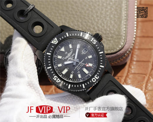 百年灵超级海洋，火热呈现。劲酷的钛合金外壳搭配烟煤色Military军用表带，尽显品牌的阳刚魅力，又带来轻盈舒适的便捷体验 商品图1