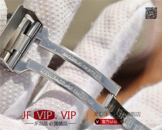 百年灵超级海洋，火热呈现。劲酷的钛合金外壳，尽显品牌的阳刚魅力，男士腕表，精钢表带，自动机械机芯，密底。 商品图10