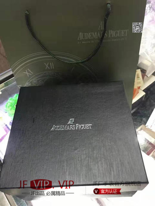 JF爱彼67650，行业买正品开模，厚度与结构和原版一样 釆用原版同类ETA石英金色机芯，ETA石英机芯是12点快跳日历。 商品图10