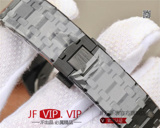 R8爱彼黑武士陀飞轮。型号：26522CE.00.1225CE.01探索全新途径，心灵与眼眸共同领略的同时用心打造不一样传奇。 商品图9