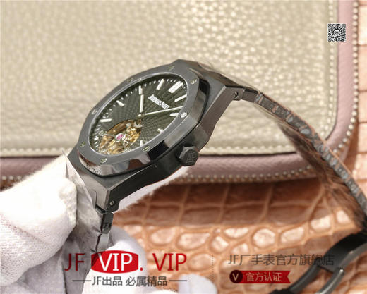 R8爱彼黑武士陀飞轮。型号：26522CE.00.1225CE.01探索全新途径，心灵与眼眸共同领略的同时用心打造不一样传奇。 商品图7