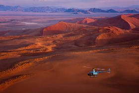 纳米比亚红沙漠直升机航拍预订&攻略  纳米比亚小地球旅行 Bateleur Helicopters Namibia