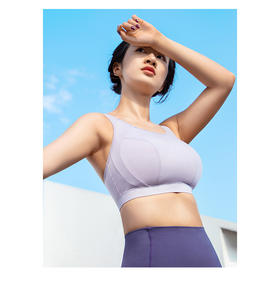 90%的大胸女孩穿她都变美了