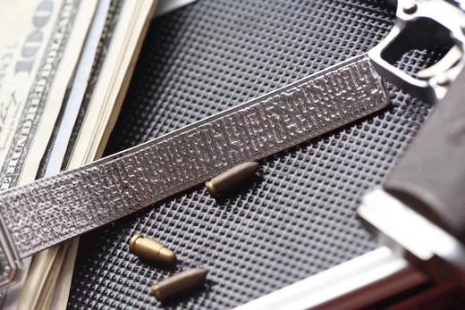 BV香奈儿将第一款充满女性韵味的PREMIÈRE腕表，带入充满阳刚之美的新境界。女士腕表，精钢表带，石英机芯，密底。 商品图6