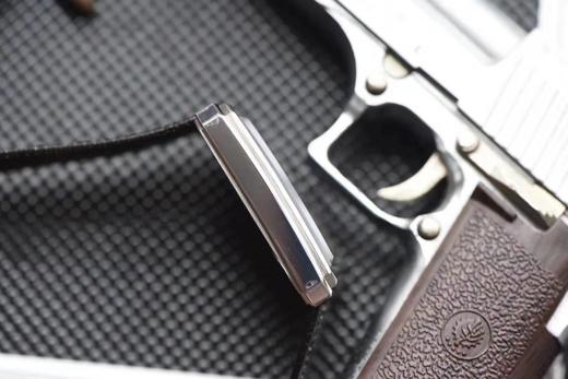 BV香奈儿将第一款充满女性韵味的PREMIÈRE腕表，带入充满阳刚之美的新境界。女士腕表，精钢表带，石英机芯，密底。 商品图6