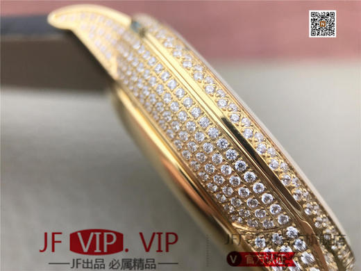 N雅克德罗大秒针系列亅亅J014013226腕表! 烧钢蓝指针 镀18k黄金镶钻！ 贝壳表盘搭配白色钻石 42毫米直径,男士 表壳厚度： 12毫米 商品图10