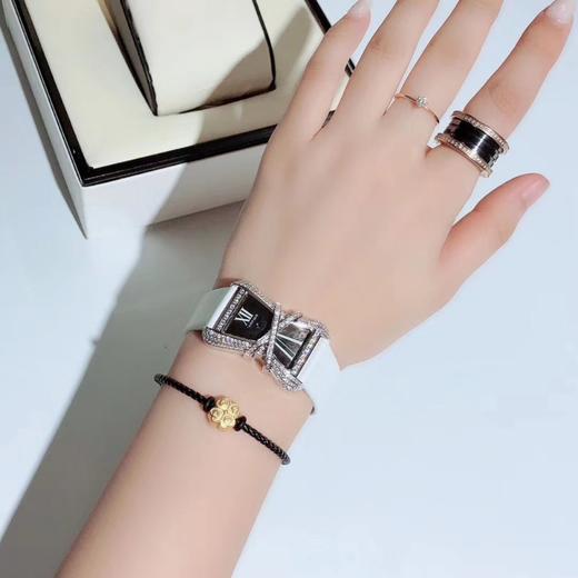 V6卡地亚CARTIER LIBRE系列小蛮腰WJ306014腕表，A在此弧度与圆形的设计是焦点，是极为珍贵华丽的手表系列，尺寸:38.7x26m 商品图8