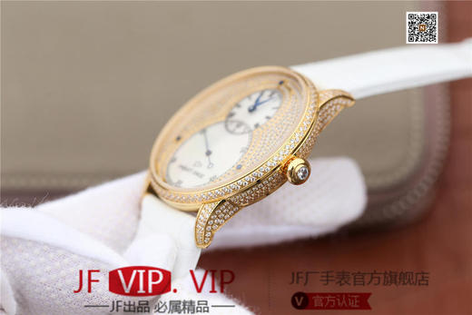 N雅克德罗大秒针系列亅亅J014013226腕表! 烧钢蓝指针 镀18k黄金镶钻！ 贝壳表盘搭配白色钻石 42毫米直径,男士 表壳厚度： 12毫米 商品图7