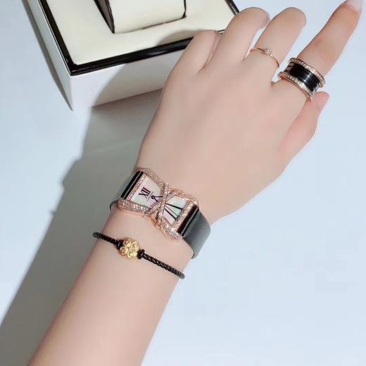 V6卡地亚CARTIER LIBRE系列小蛮腰WJ306014腕表，A在此弧度与圆形的设计是焦点，是极为珍贵华丽的手表系列，尺寸:38.7x26m 商品图3