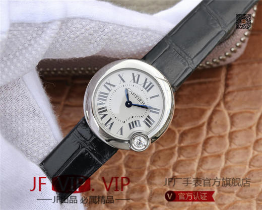 卡地亚BALLON BLANC DE CARTIER系列腕表。这款女士珠宝腕表的最大亮点在于表壳4时位置点缀一颗光华璀璨的钻石 商品图2