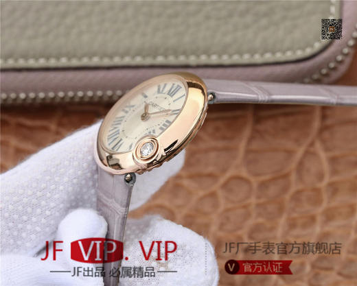 卡地亚BALLON BLANC DE CARTIER系列腕表。这款女士珠宝腕表的最大亮点在于表壳4时位置点缀一颗光华璀璨的钻石 商品图6