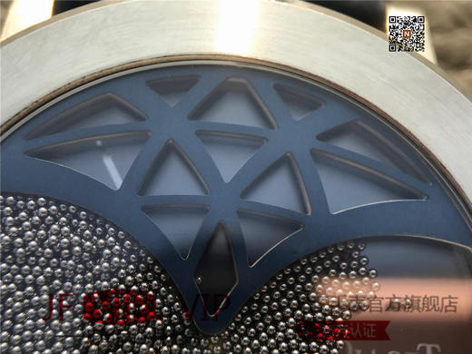 N伯爵ALTIPLANO系列 G0A34175腕表，和原装一样的沙漏自动翻盖，进口石英机芯，43mm直径，蓝宝石镜面，原装表扣，真皮表带，人工蓝宝石，做工精细 商品图4