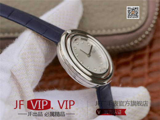 伯爵Possession女士腕表，此款腕表的圆形表圈也可以随着指尖完成360°优雅的旋转，中央的钻石随势划出一道优美的弧线，仿若在腕上跳一曲唯美的华尔兹，来甩掉烦躁、郁闷的心情 商品图4