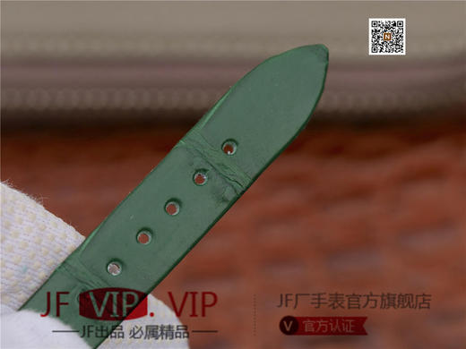 伯爵Possession女士腕表，此款腕表的圆形表圈也可以随着指尖完成360°优雅的旋转，中央的钻石随势划出一道优美的弧线，仿若在腕上跳一曲唯美的华尔兹 商品图8