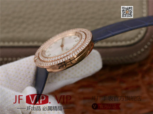 伯爵Possession女士腕表，此款腕表的圆形表圈也可以随着指尖完成360°优雅的旋转，中央的钻石随势划出一道优美的弧线，仿若在腕上跳一曲唯美的华尔兹 商品图4