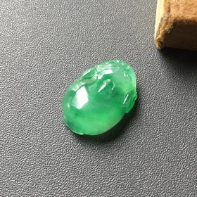 4号高冰种阳绿翡翠金蟾