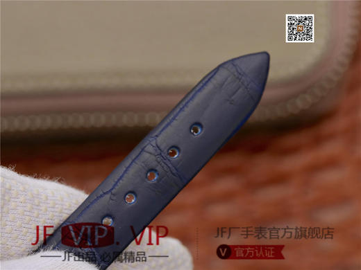 伯爵Possession女士腕表，此款腕表的圆形表圈也可以随着指尖完成360°优雅的旋转，中央的钻石随势划出一道优美的弧线，仿若在腕上跳一曲唯美的华尔兹 商品图8