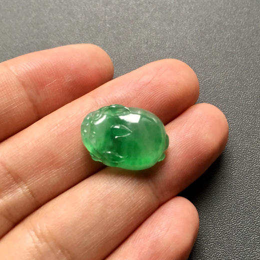 4号高冰种阳绿翡翠金蟾 商品图5