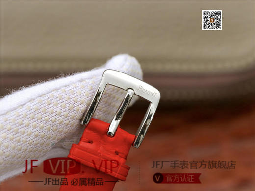 伯爵Possession女士腕表，此款腕表的圆形表圈也可以随着指尖完成360°优雅的旋转，中央的钻石随势划出一道优美的弧线，仿若在腕上跳一曲唯美的华尔兹 商品图7