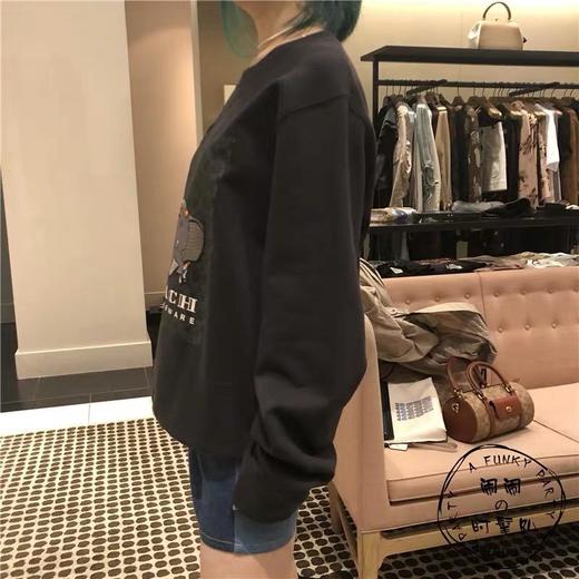 点此购买 Coach 蔻驰重工迪斯尼小飞象刺绣卫衣 曾123791 商品图4