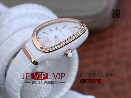BV宝格丽SERPENTI系列白色陶瓷与黑陶瓷腕表以精美蛇形向众人展现时尚奢华之美。表圈处镶嵌切割美钻，精美奢华 商品图3