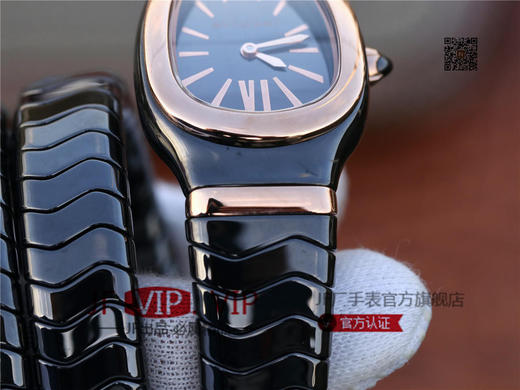 BV宝格丽SERPENTI系列白色陶瓷与黑陶瓷腕表以精美蛇形向众人展现时尚奢华之美。表圈处镶嵌切割美钻，精美奢华 商品图5