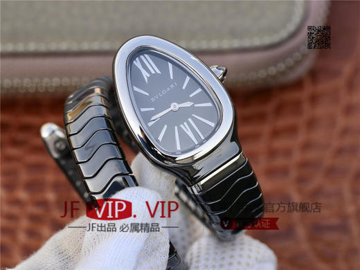 BV宝格丽SERPENTI系列白色陶瓷与黑陶瓷腕表以精美蛇形向众人展现时尚奢华之美。表圈处镶嵌切割美钻，精美奢华 商品图1