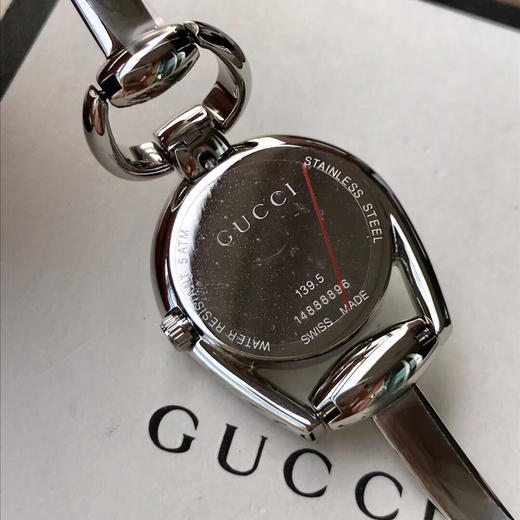 GUCCI古驰时尚女表，精致马蹄链，表径~28mm，首饰与手表的完美结合，上手优雅大方，瑞士石英机芯，专柜价8000+，支持各种验货，全套专柜包装！ 商品图7