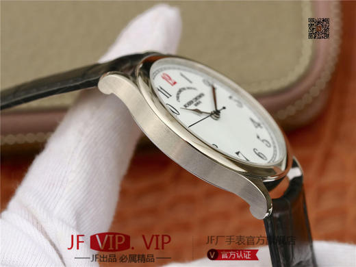 GS江诗丹顿——历史名作系列86122/000P-9362光泽亮丽的方形外壳，内衬简洁的麦穗面盘，搭配意大利小牛皮表，最大限度还原正品的艺术感官。 商品图4