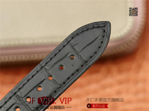 GS江诗丹顿——历史名作系列86122/000P-9362光泽亮丽的方形外壳，内衬简洁的麦穗面盘，搭配意大利小牛皮表，最大限度还原正品的艺术感官。 商品图9