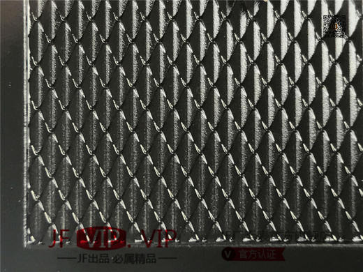 GS江诗丹顿历史名作系列86300款 光泽亮丽的方形外壳，内衬简洁的麦穗面盘，搭配意大利小牛皮表，最大限度还原正品的艺术感官。 商品图5