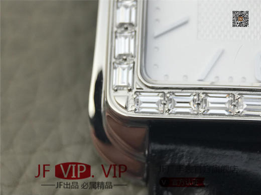 GS江诗丹顿历史名作系列86300款 光泽亮丽的方形外壳，内衬简洁的麦穗面盘，搭配意大利小牛皮表，最大限度还原正品的艺术感官。 商品图8