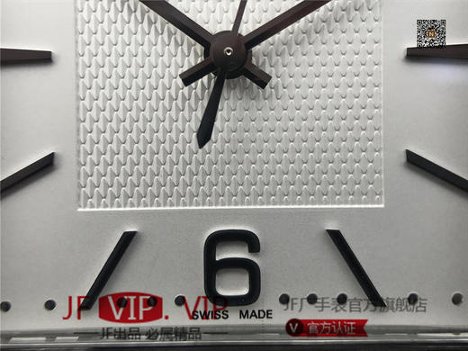 GS江诗丹顿历史名作系列86300款 光泽亮丽的方形外壳，内衬简洁的麦穗面盘，搭配意大利小牛皮表，最大限度还原正品的艺术感官。 商品图5