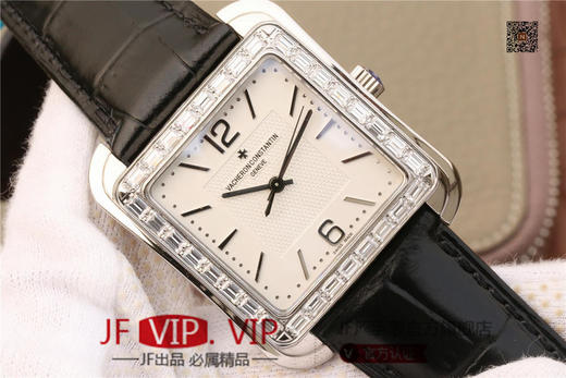 GS江诗丹顿历史名作系列86300款 光泽亮丽的方形外壳，内衬简洁的麦穗面盘，搭配意大利小牛皮表，最大限度还原正品的艺术感官。 商品图3