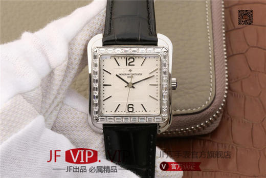 GS江诗丹顿历史名作系列86300款 光泽亮丽的方形外壳，内衬简洁的麦穗面盘，搭配意大利小牛皮表，最大限度还原正品的艺术感官。 商品图0