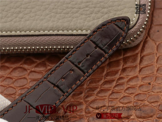 V9爱彼千禧系列15350款男装腕表镶钻系列，一款上手才知道靓的耐看型手表。V9不惜重金原装开模，逐个零件开模原装4101机芯 商品图11