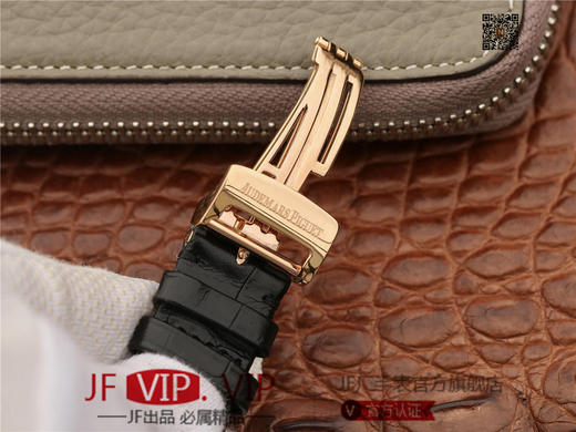 V9爱bi千禧系列15350款男装腕表镶钻系列，一款上手才知道靓的耐看型手表。V9不惜重金原装开模，逐个零件开模原装4101机芯 商品图9