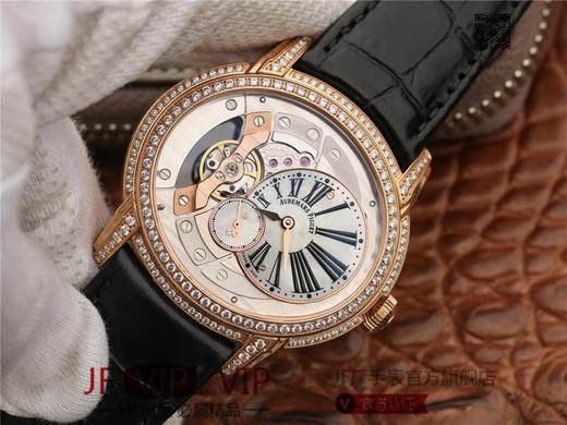 V9爱bi千禧系列15350款男装腕表镶钻系列，一款上手才知道靓的耐看型手表。V9不惜重金原装开模，逐个零件开模原装4101机芯 商品图2