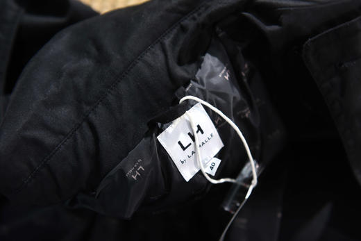 整批白菜价格 性价比！出口瑞士单  LA HALLE 女款长款风衣 WT212 商品图8