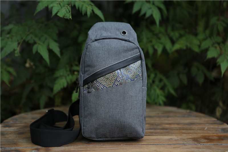 山谷居民原创品牌胸包——启纹