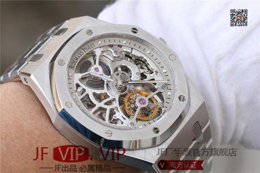 爱彼2018新款皇家橡树26518真陀飞轮男士腕表。这是一项对精度密要求极其严苛的高级制表工艺，丝毫分差都可能会影响机芯的走时精度或防震效果。 商品图9