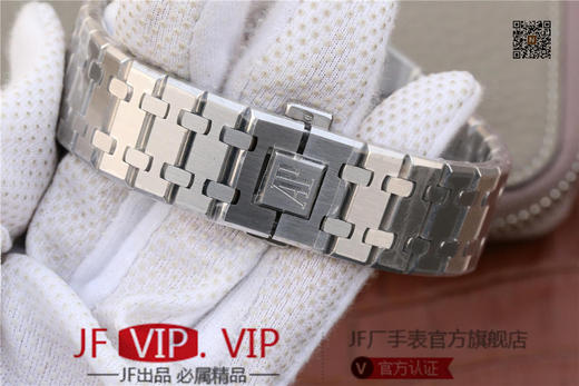 爱彼2018新款皇家橡树26518真陀飞轮男士腕表。这是一项对精度密要求极其严苛的高级制表工艺，丝毫分差都可能会影响机芯的走时精度或防震效果。 商品图8