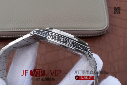 爱彼（Audemars Piguet）简称＂AP"经典皇家橡树系列。精钢表壳，八角形表圏，格纹装饰表盘，釆用日本进口机芯 商品图5