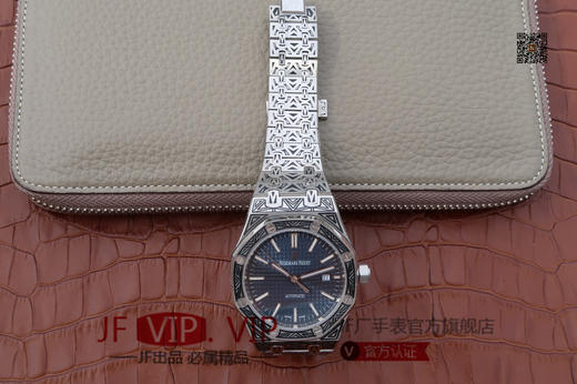 爱彼（Audemars Piguet）简称＂AP"经典皇家橡树系列。精钢表壳，八角形表圏，格纹装饰表盘，釆用日本进口机芯 商品图8