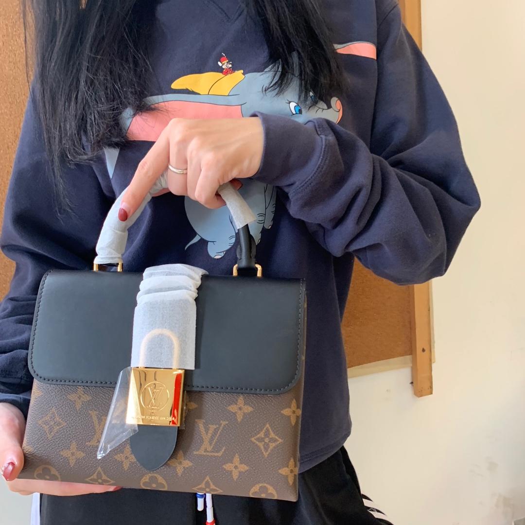 lv新款锁头邮差包