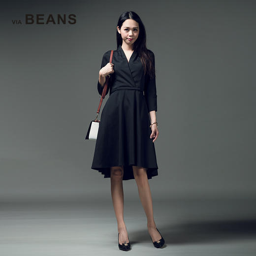 VIA BEANS-活动款  V领腰系带连身裙  9821200069 商品图1