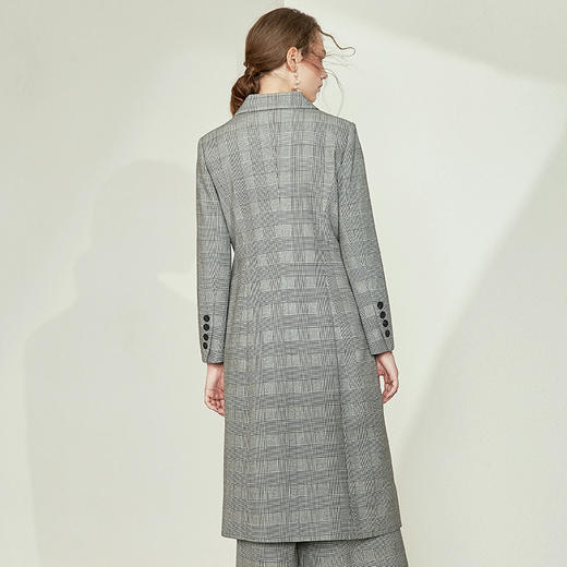 EITIE爱特爱女装春秋季新款时尚翻驳领复古英伦格纹长款风衣5804508 商品图2