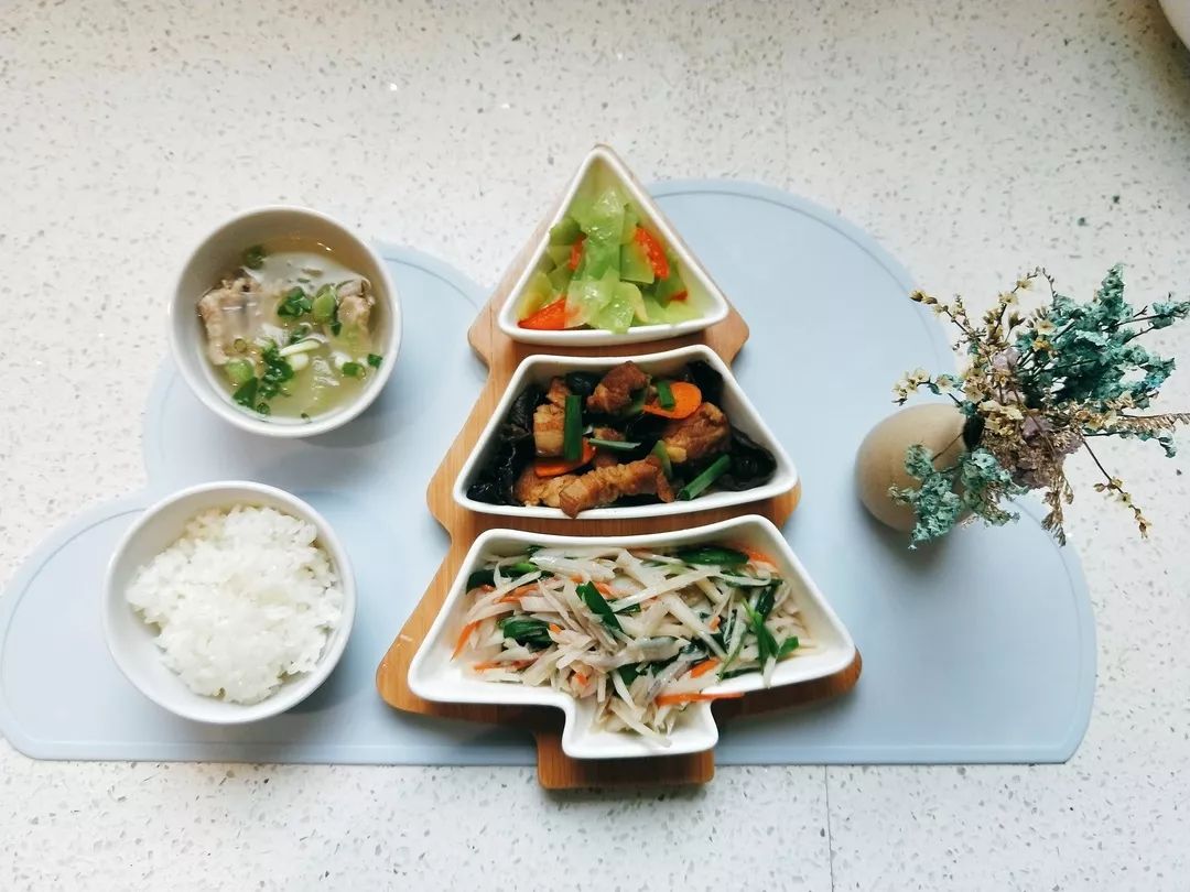 营养午餐