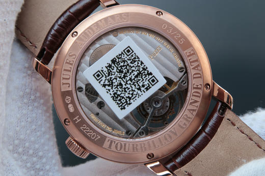 爱彼 最新款真陀飞轮 大日历窗 意大利小牛皮，42mm，手动真海鸥陀飞轮机芯，稳定可靠，值得拥有。 商品图6