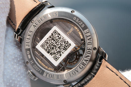 爱彼 最新款真陀飞轮 大日历窗 意大利小牛皮，42mm，手动真海鸥陀飞轮机芯，稳定可靠，值得拥有。 商品图6